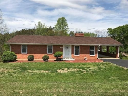 3206 Dillons Fork Rd, Fieldale, VA 24089-3246