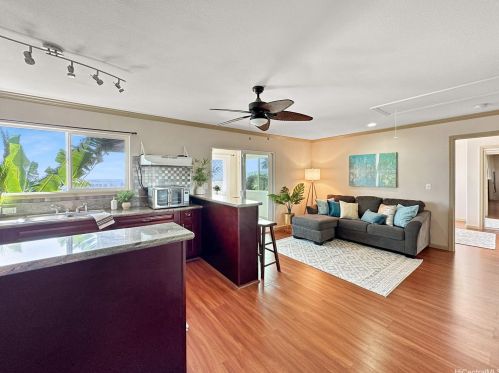 2640 Peter St, Honolulu HI  96816-2018 exterior