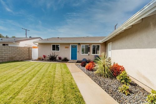 3702 Kingsway Ave, Anaheim CA  92804-4619 exterior