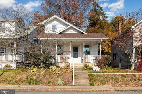 3410 Schoolhouse Ln, Harrisburg, PA 17109-4727