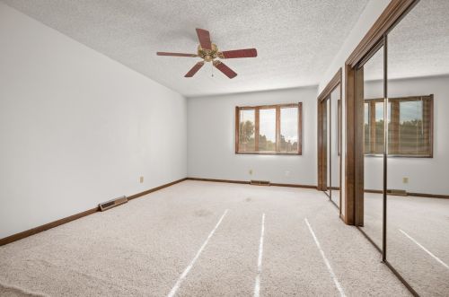 1604 Gingercreek Ct, Sycamore IL 60178-2722 exterior