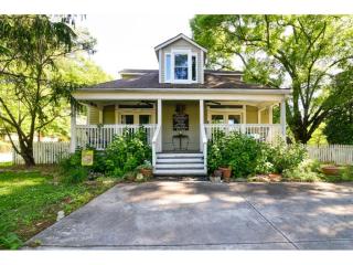 3941 Albany Dr, Acworth, GA 30101-5536