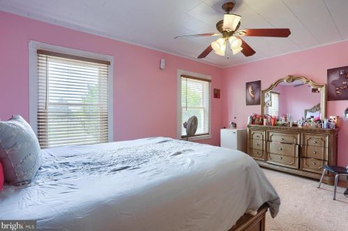 543 Strawberry St, Lancaster PA  17602-4466 exterior