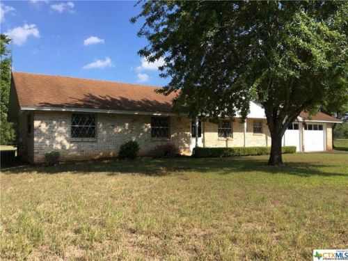 1101 River Oak Dr, Seguin, TX 78155-7047