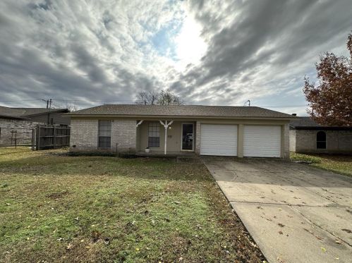 6305 Dorchester Trl, Fort Worth TX  76182-4506 exterior