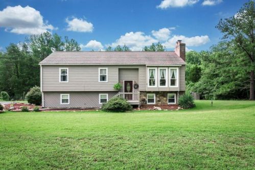1141 Lois Ct, Bedford, VA 24523-5558