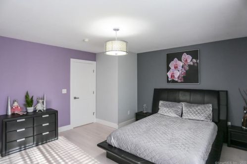 1 Horizon Dr, Norwalk CT  06854-2650 exterior