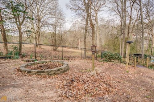 1250 Pine Knoll Ln, Conyers GA  30013-1246 exterior