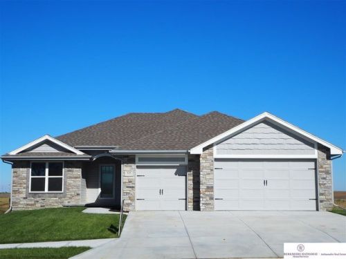 525 10th Ave, Springfield, NE 68059-5727