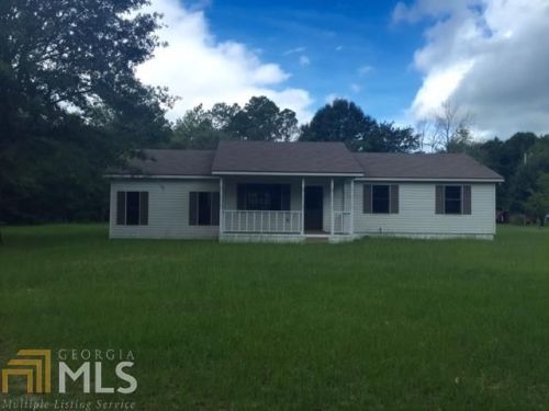 2042 Canoe Pl, Metter, GA 30439-8808