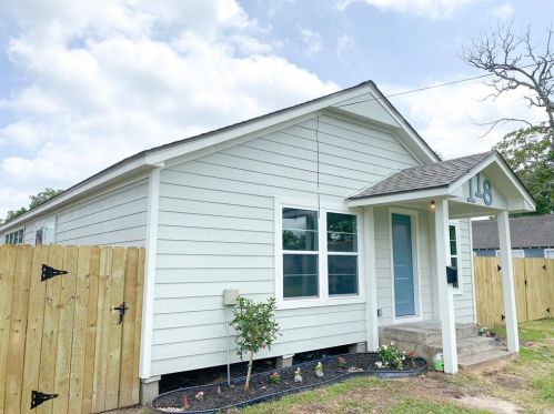 118 Pecan St, Sugar Valley, TX 77480-3020