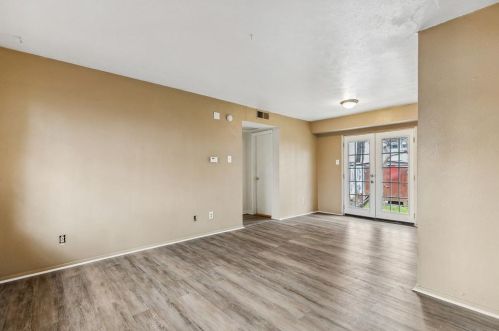 1823 Randolph Dr, Garland TX  75041-6327 exterior