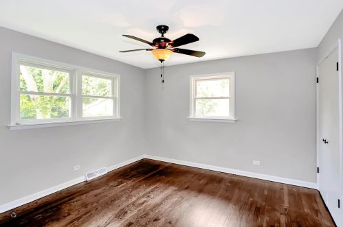 3055 Olive Rd, Homewood IL  60430-1413 exterior