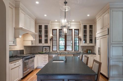 2943 Habersham Rd, Atlanta GA  30305-2847 exterior