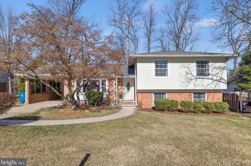7908 Harwood Pl, Springfield, VA 22152-1913