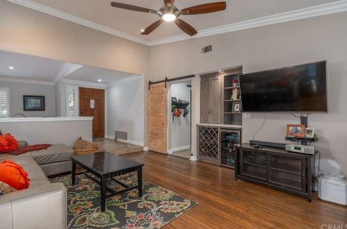 6309 Westview Dr, Riverside CA  92506-5325 exterior