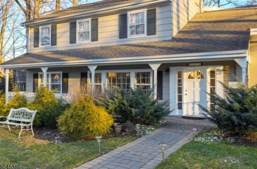 2070 Oakhill Rd, Scotch Plains, NJ 07076-2616