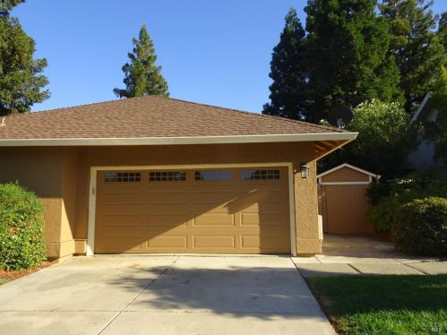 195 Bighorn Ct, Vacaville CA  95687-3438 exterior