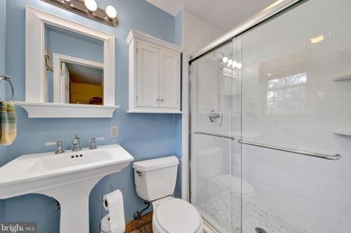 11 Corey Dr, Trenton NJ  08628-1503 exterior