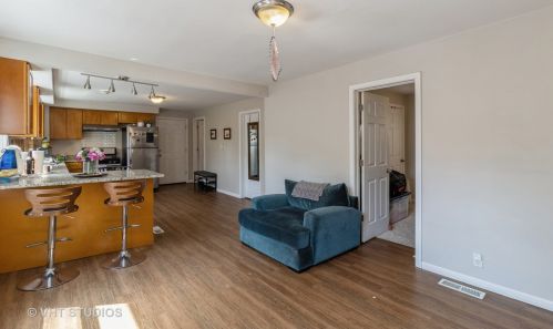 3032 Wells St, Chicago, IL 60616-2740