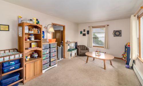 217 Maplewood Dr, Sycamore IL  60178-1237 exterior