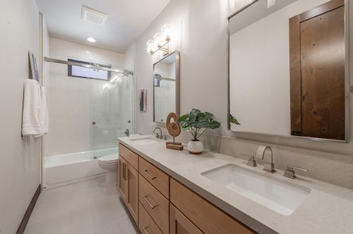 13671 Pathway Ave, Truckee CA  96161-6225 exterior