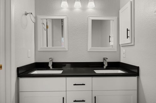 9013 Westpark Dr, Elk Grove CA  95624-1329 exterior
