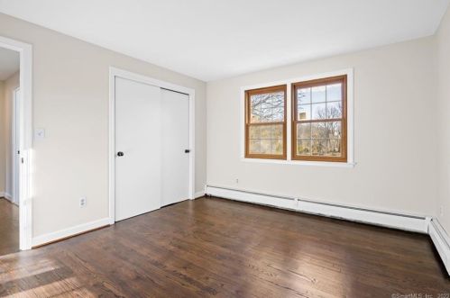 20 Summit Dr, Wapping CT  06074-3742 exterior