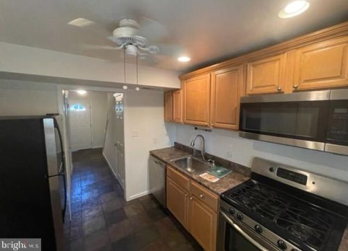 9609 Westport Ln, Springfield VA  22015-1962 exterior