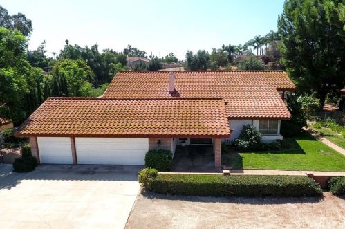 16355 Rancho Escondido Dr, Riverside CA  92506-5801 exterior