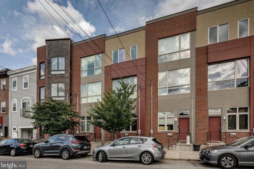 877 5th St, Philadelphia PA  19147-0030 exterior