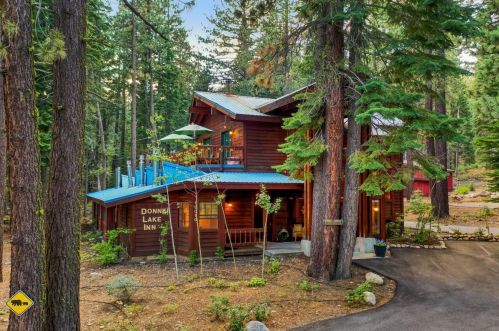 10070 Gregory Pl, Truckee, CA 96161-3643
