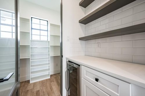 1319 Palomino Trl, Angleton TX 77515-9682 exterior