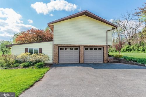 104 Stonehouse Rd, Carlisle PA  17015-7413 exterior