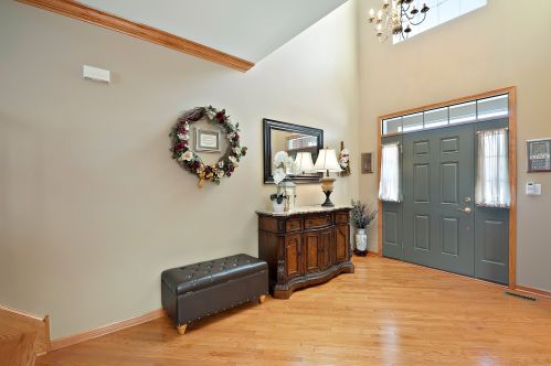 633 Mansfield Way, Oswego, IL 60543-4301