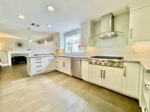 8505 Meadowridge St, Anaheim CA  92808-1222 exterior