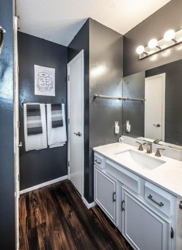 1677 Hickory Hill Dr, Saint Paul MN  55122-2527 exterior