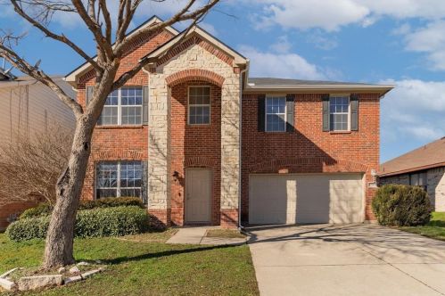 5705 Blue Ribbon Rd, Fort Worth, TX 76179-7358