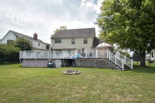 326 Terwilliger Ave, Pingree Grove IL  60140-9625 exterior