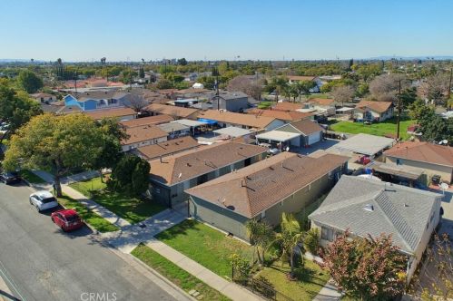 6519 Darwell Ave, Bell, CA 90201-3111