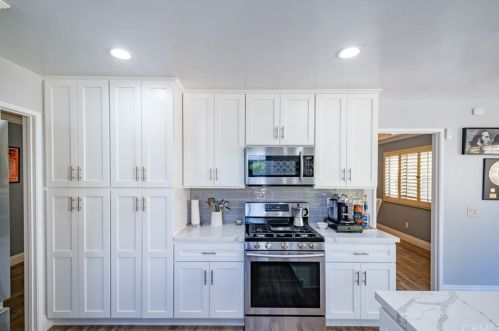 818 Calle Del Sol, Upland CA 91784-1875 exterior