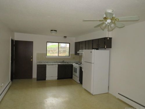 15 Kay Ln, Waterbury, CT 06708-1341