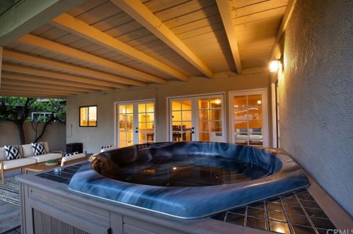 1013 Lyon St, Santa Ana CA 92701-3225 exterior