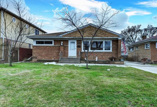 4504 Kolze Ave, Schiller Park, IL 60176-1608