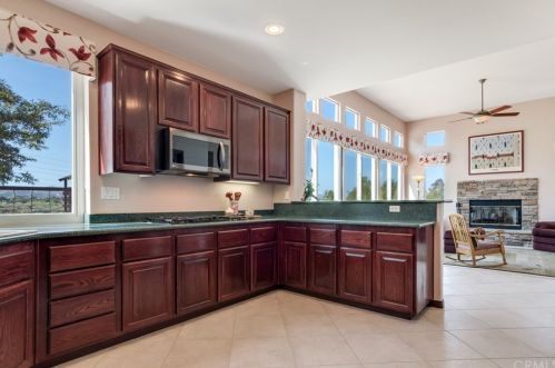 16523 Owl Tree Rd, Riverside CA  92504-9700 exterior