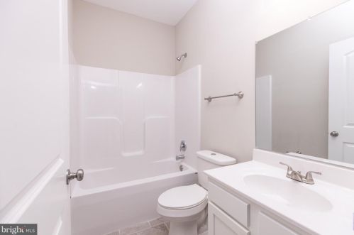 103 Quail Ct, Cross Junction, VA 22625-2457
