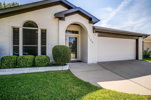 7105 Ashbourne Way, Fort Worth, TX 76133-8916