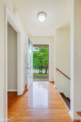 6896 Lockridge Dr, Atlanta GA  30360-1515 exterior