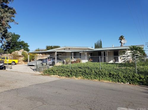 17234 Aragon Dr, Perris, CA 92570-8958