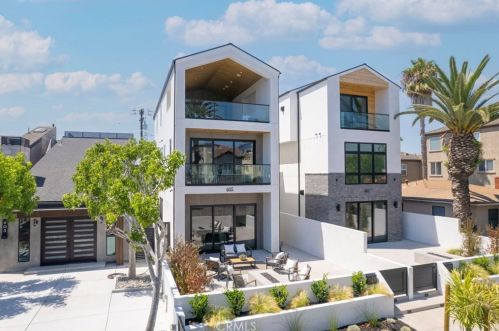 605 12th St, Huntington Beach CA  92648-4035 exterior